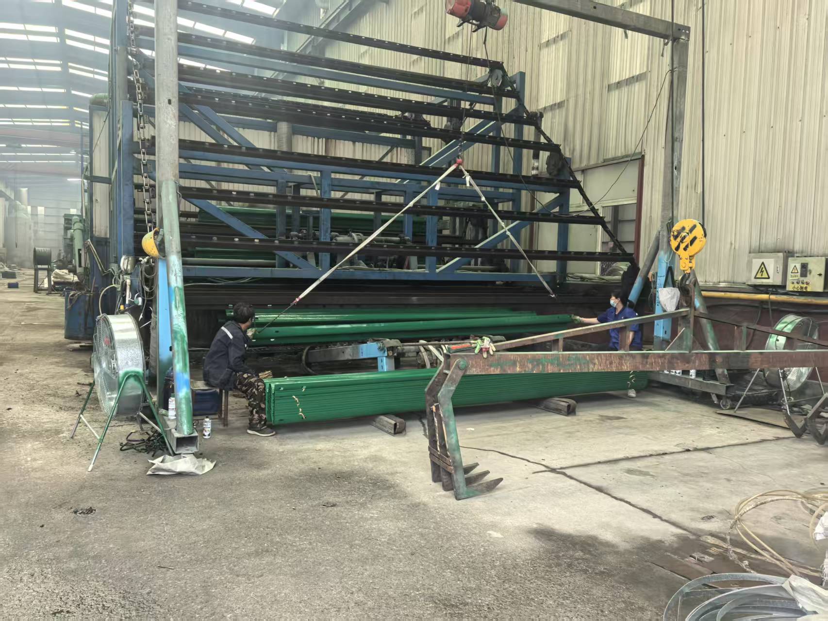嘉峪关市波形护栏立柱环氧锌基波形护栏 - 推荐